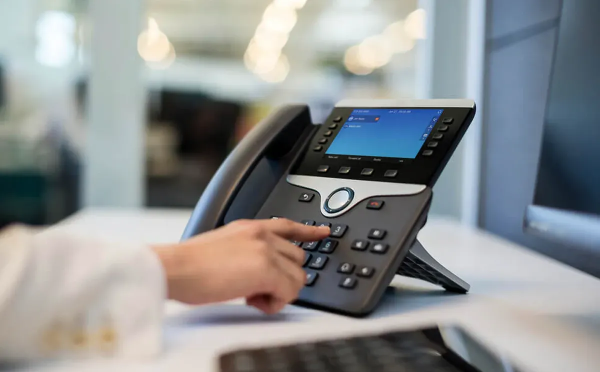 Moderniza la comunicación de tu empresa con soluciones de telefonía empresarial