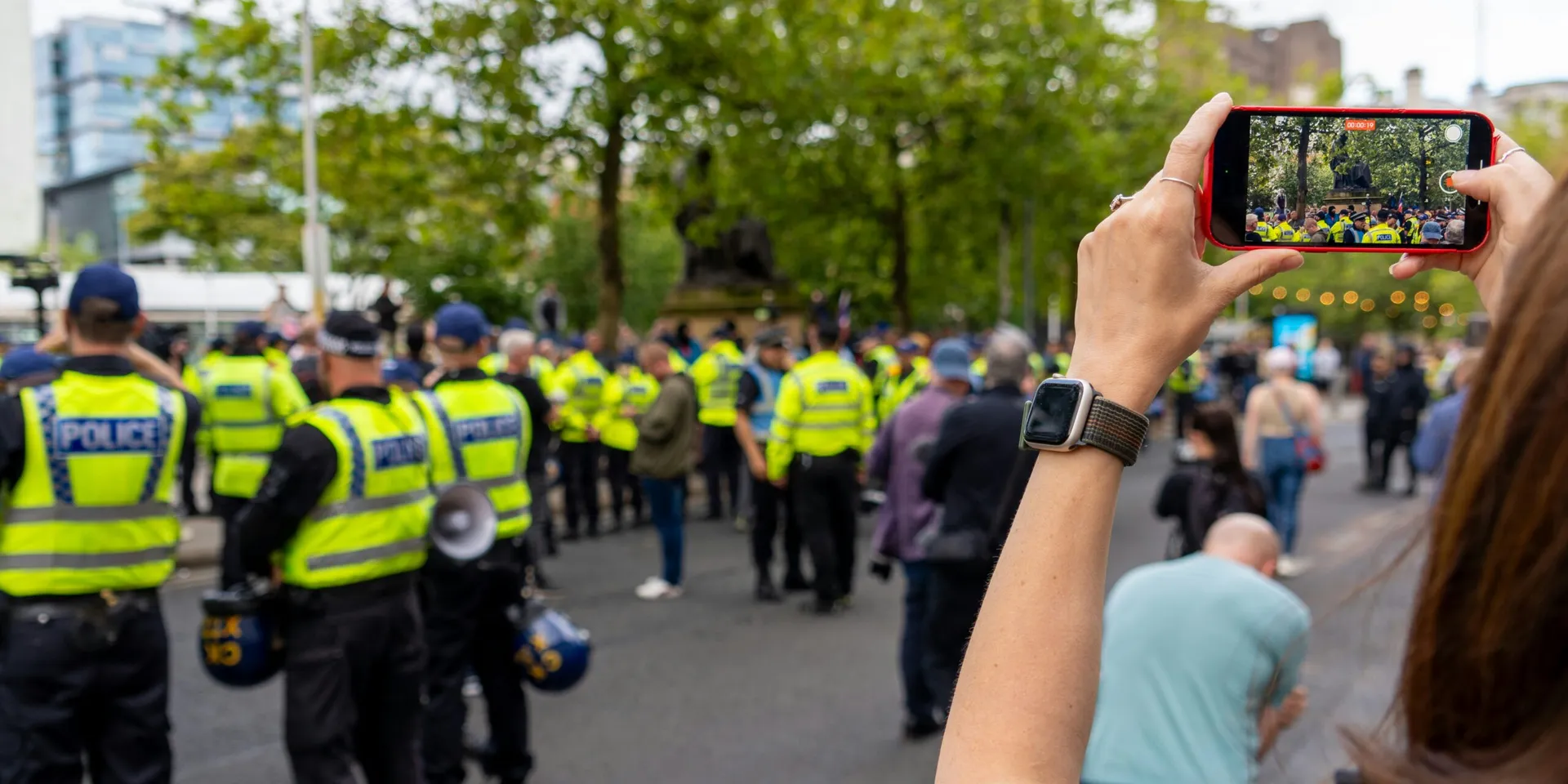 Operación contra el Robo Masivo de Teléfonos en Londres: La Historia Detrás de la Mayor Incautación
