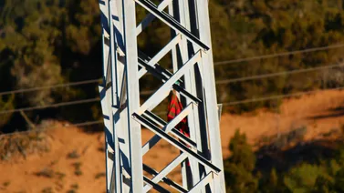 Rescate en Santa Ana: Adolescente en Antena de Telefonía Móvil
