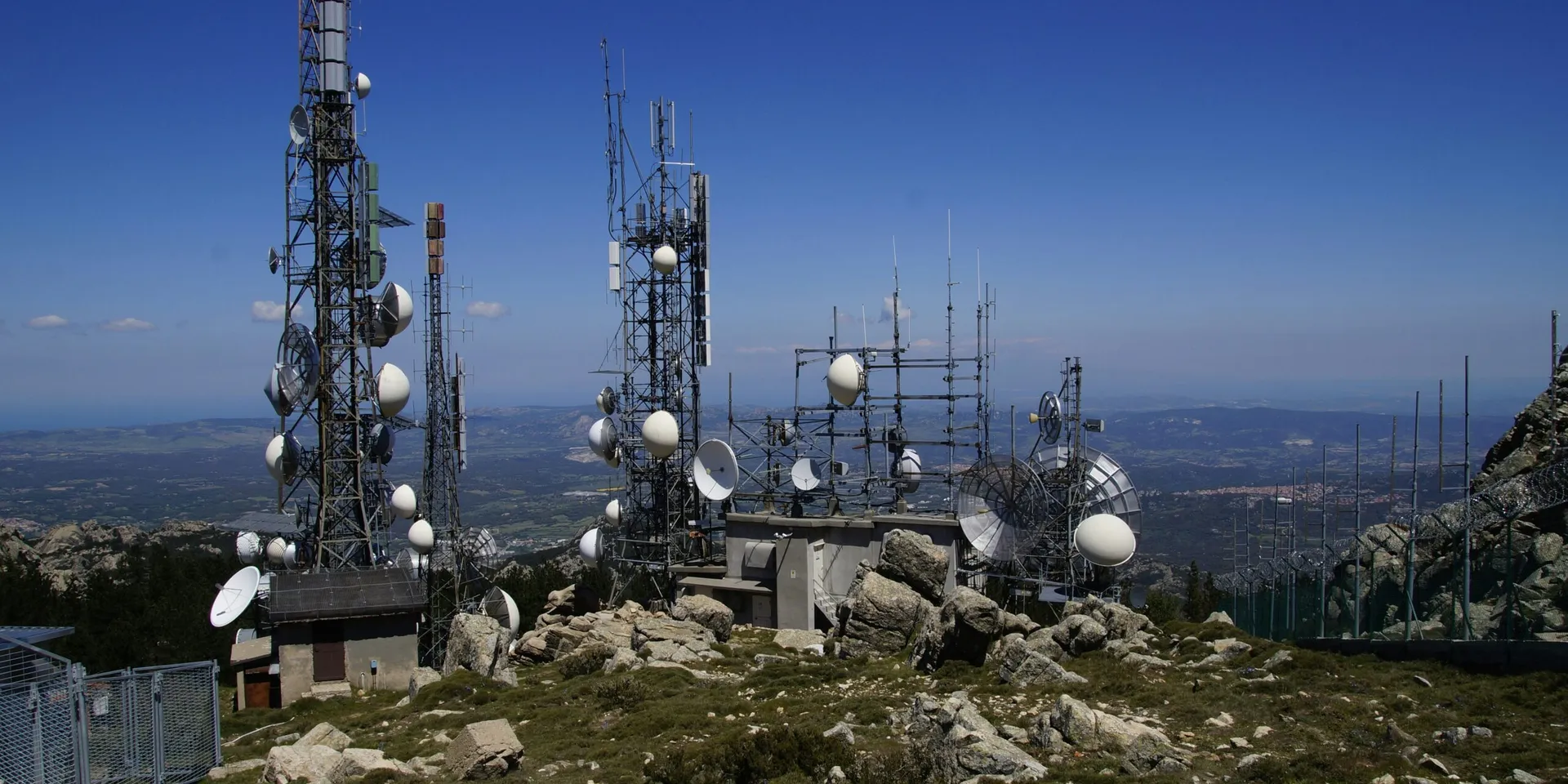 Panorama 2024 de los Operadores de Telefonía Fija y Móvil en España